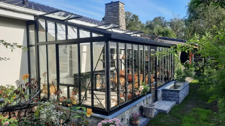 Wintergarten im Grünen mit Glaskonstruktion, HOGATEK von Hof und Garten Wittstock.